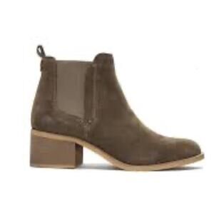 Crevo 'Maeva' Women's 6 Suede Leather Chelsea Bootie High Quality